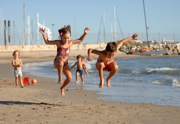 saltos arena juegos de playa